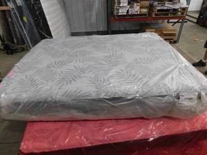 lot 6 image: Queen - Sealy Posturepedic Carver 11 Firm Mattress
