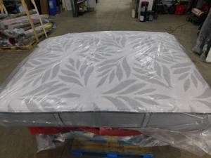 lot 8 image: Queen - Sealy Silver Pine Ultra Firm Mattress