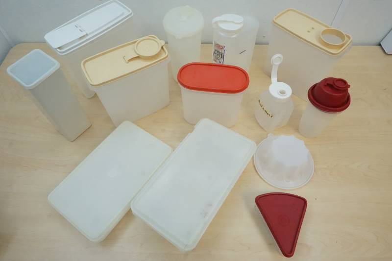 lot 193 image: Food Storage Containers