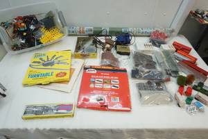 lot 9 image: Ho Scale railroad equipment