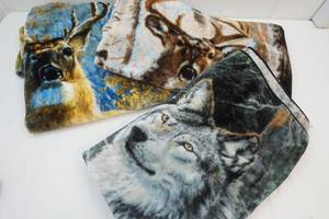 lot 61 image: Blankets