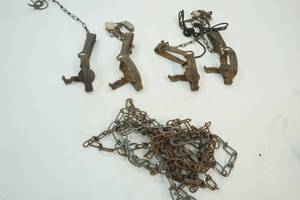 lot 65 image: Traps