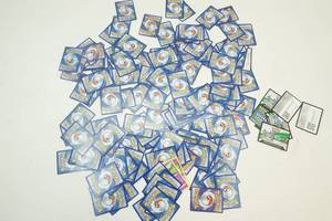 lot 69 image: Pokmon game cards