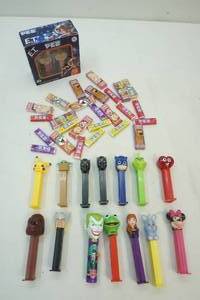 lot 74 image: Pez dispensers