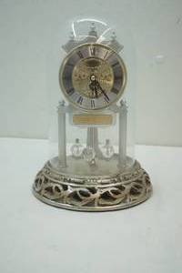 lot 87 image: Danbury clock