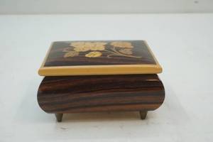 lot 130 image: music box