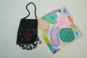 lot 135 image: beaded handbag