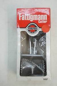 lot 139 image: Fattigmann cutter