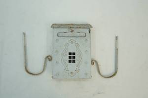 lot 141 image: mail box