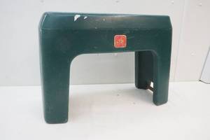 lot 150 image: garden bench