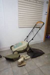 lot 161 image: Neutron cordless electric mower