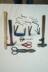lot 177 image: hand tools