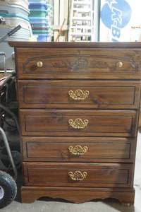 lot 197 image: 5 drawer chest of drawers