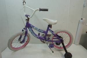 lot 214 image: 16 girls bike