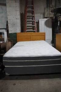 lot 252 image: Queen headboard with frame
