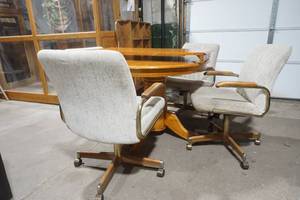lot 258 image: pedestal dining table and chairs