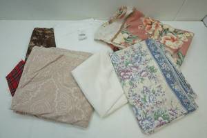lot 285 image: variety of fabric