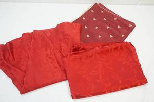 lot 302 image: table clothes