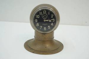 lot 319 image: Waltham 8 day clock