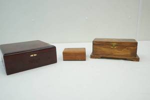 lot 324 image: wood boxes