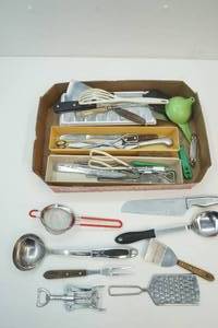 lot 327 image: kitchen utensils