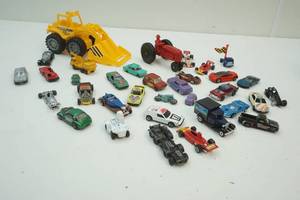 lot 335 image: die cast cars