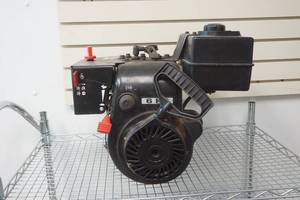 lot 366 image: 6hp engine