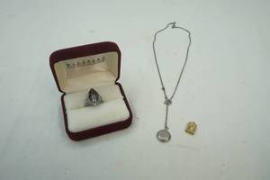 lot 370 image: jewelry