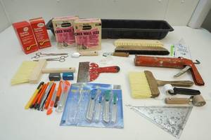 lot 393 image: wall paper supplies