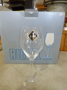 lot 45 image: Set of 6 Riedel Long Stem Wine Glasses