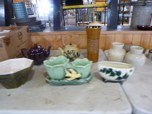 lot 52 image: Vintage Pottery Collection