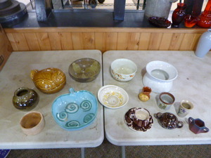 lot 53 image: Vintage Pottery Collection