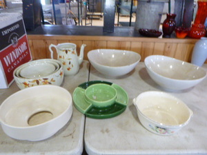 lot 54 image: Vintage Bowls