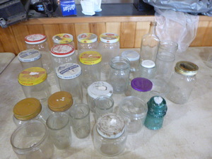 lot 60 image: Miscellaneous Vintage Jars