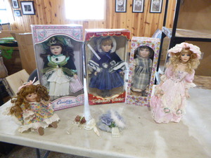 lot 76 image: 5 Porcelain Dolls