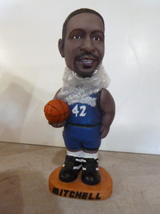 lot 79 image: Sam Mitchell Bobblehead