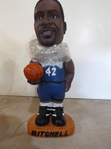 lot 85 image: Sam Mitchell Bobblehead