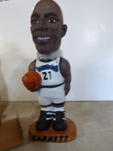 lot 86 image: Kevin Garnett Bobblehead