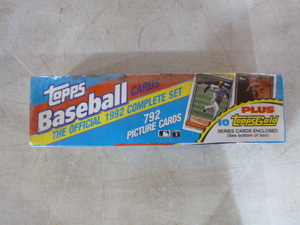 lot 87 image: 1992 Topps Baseball Card Complete Set