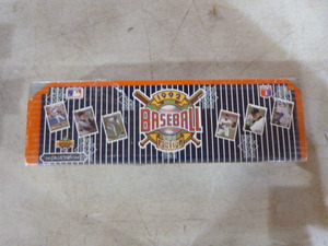 lot 89 image: 1992 Upper Deck Baseball Card Complete Set