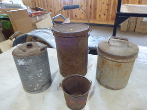 lot 110 image: 4 Vintage Metal Cans