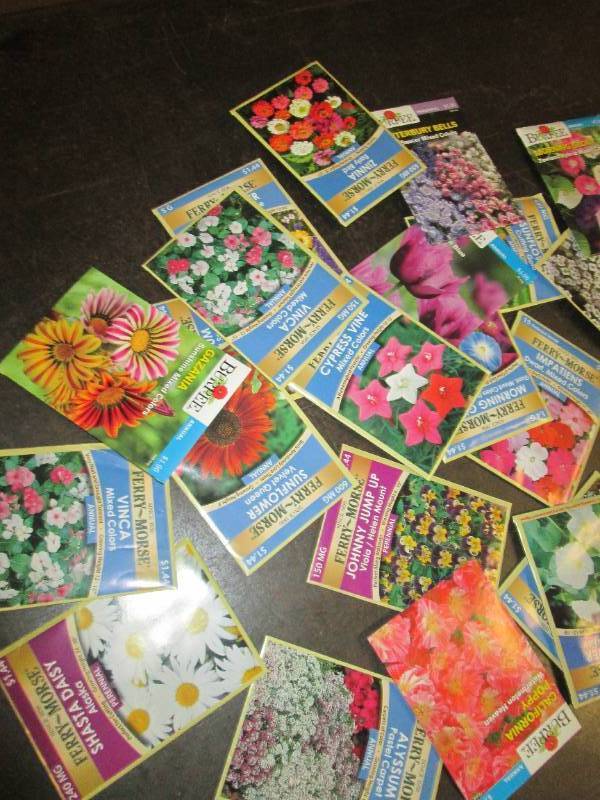 lot 158 image: 25 packages of flower seeds...