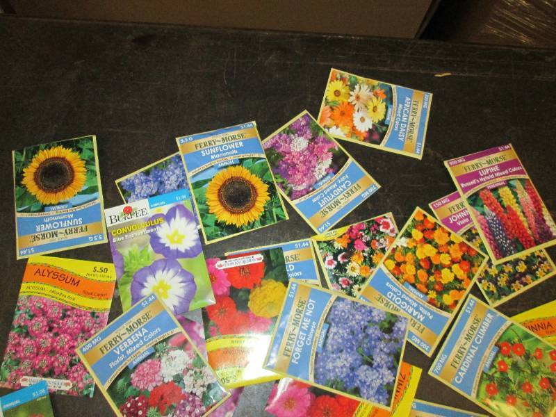 lot 159 image: 25 packages of flower seeds...