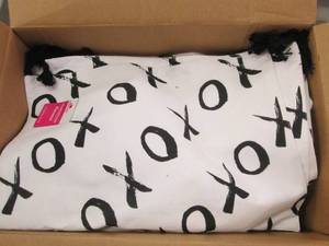 lot 17 image: 17 valentines placemats ...