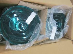 lot 80 image: case of 2 the pioneer womens 2 gal...