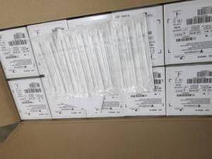 lot 230 image: case of classiqswabs 10 x 100...