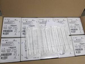 lot 231 image: case of classiqswabs 10 x 100...