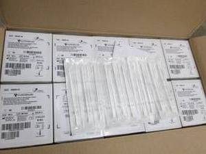 lot 232 image: case of classiqswabs 10 x 100...