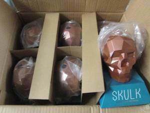 lot 364 image: case of 6 skulk games...