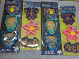 lot 332 image: 36 3 packs of silicone molds ...